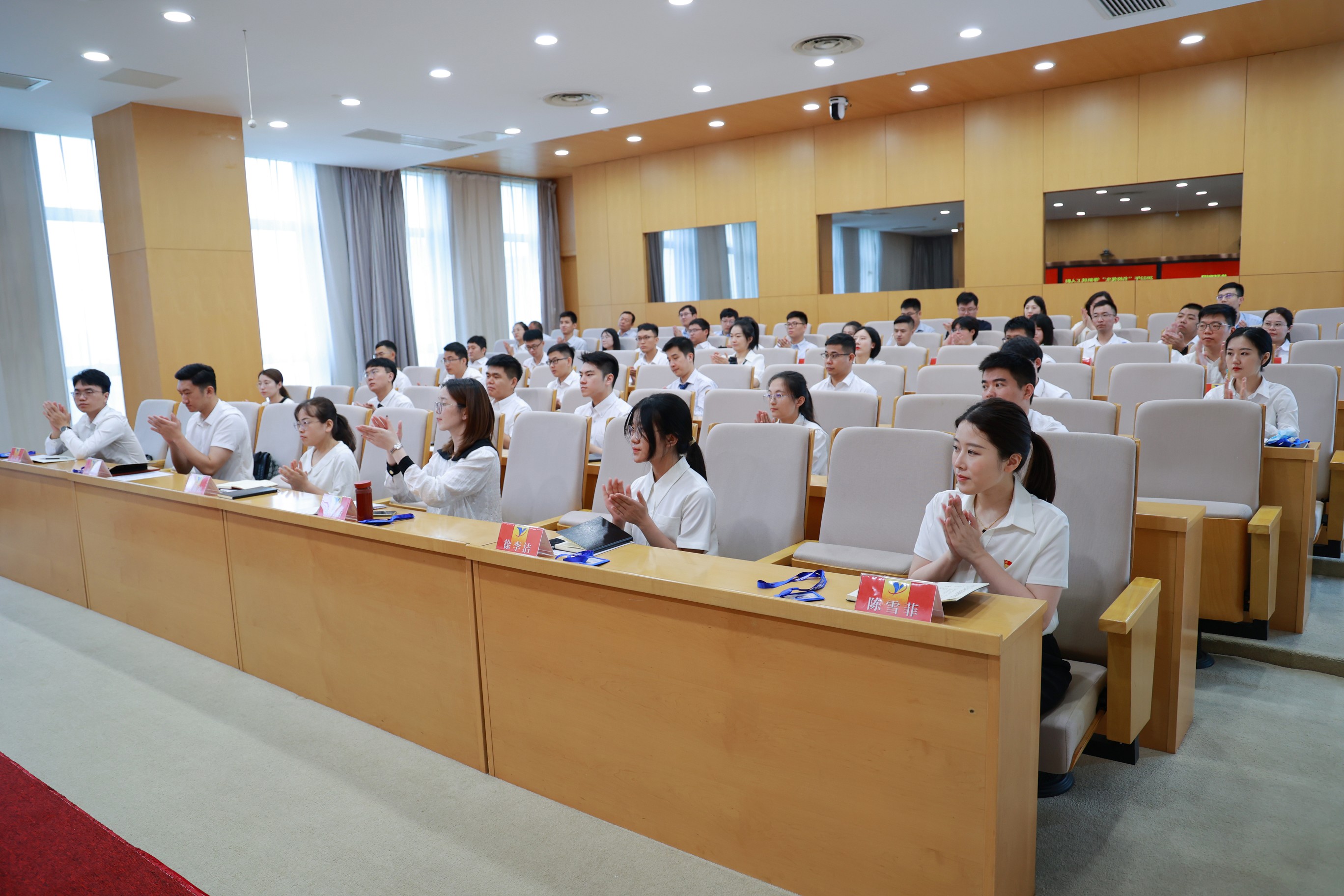 20220718 集團(tuán)新進(jìn)員工領(lǐng)導(dǎo)見(jiàn)面會(huì) 2_眸目壓縮.jpg