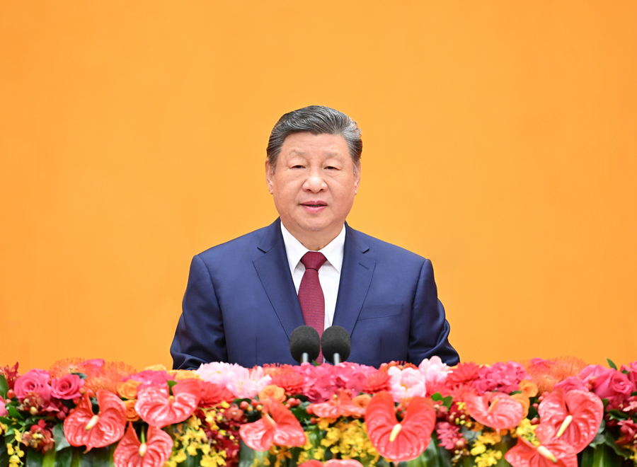 2月14日，中共中央、國務(wù)院在北京人民大會堂舉行2026年春節(jié)團(tuán)拜會。中共中央總書記、國家主席、中央軍委主席習(xí)近平發(fā)表講話。